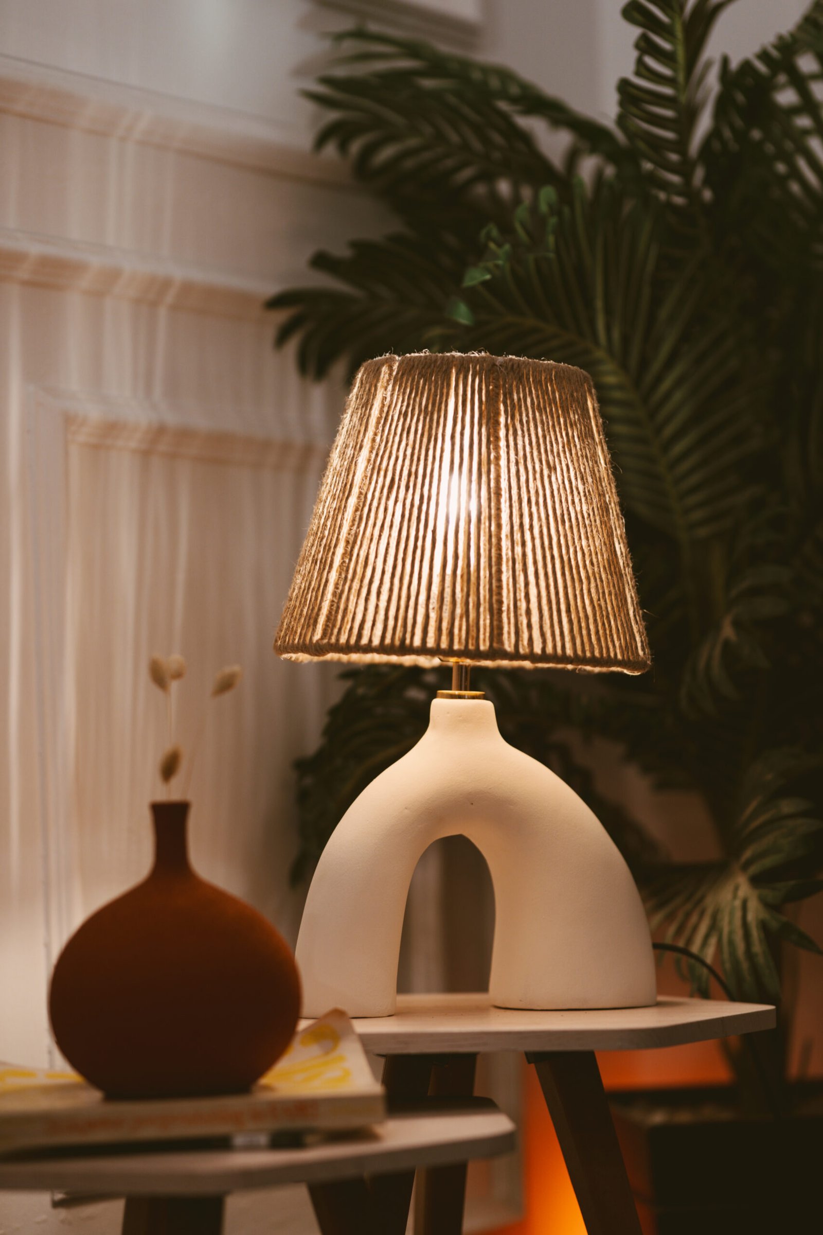 Table lamp